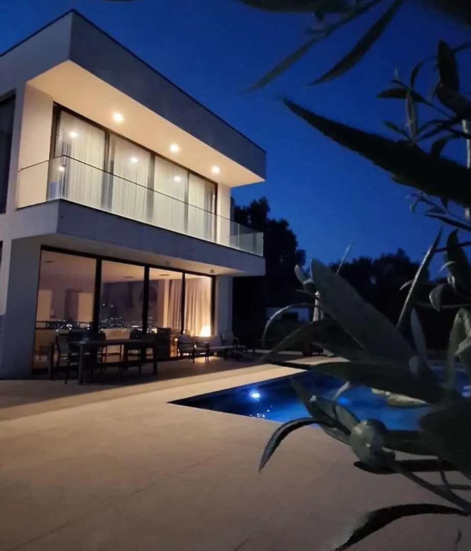 Villa Cubi Tirana Albânia