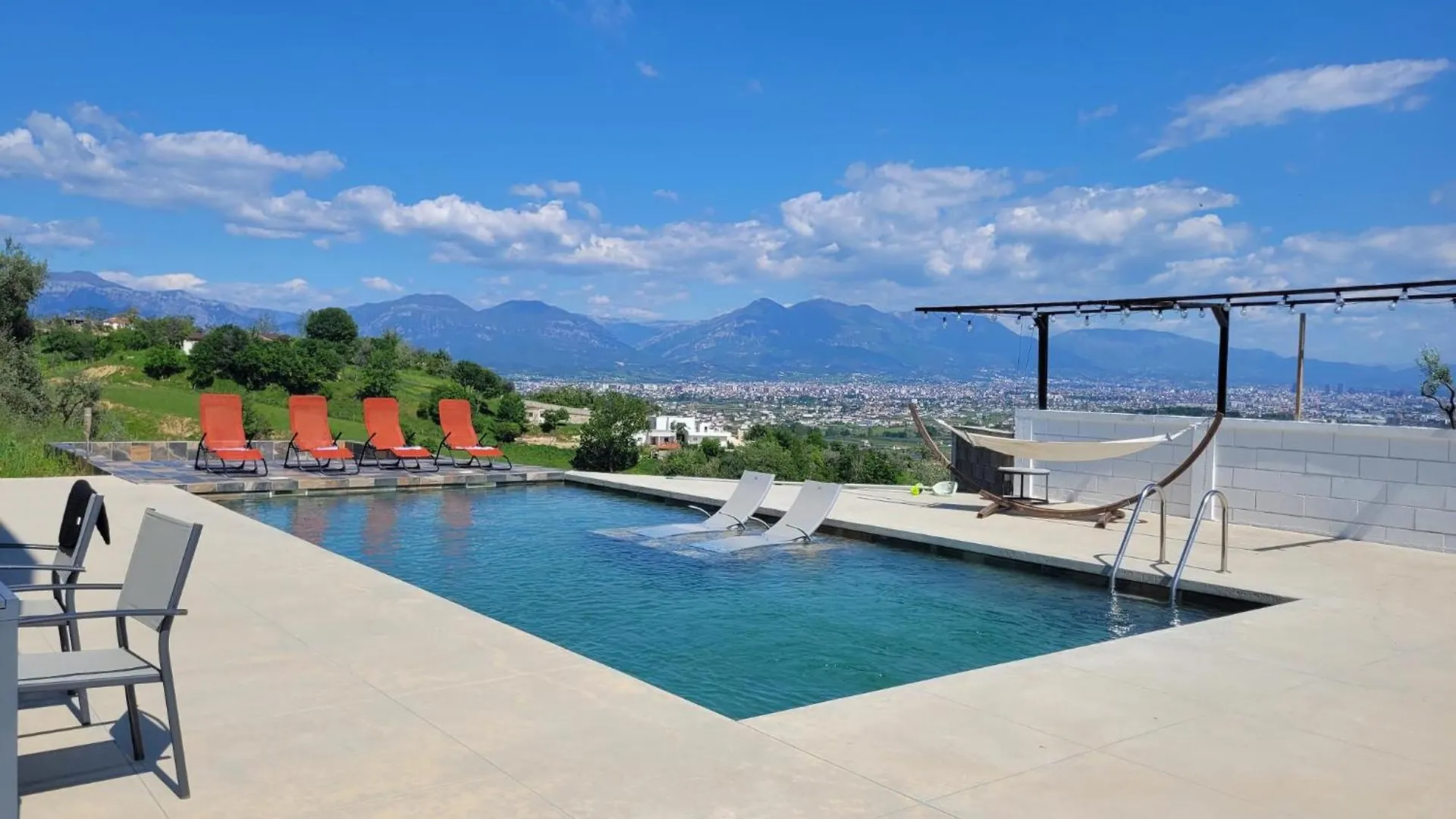 Villa Cubi Tirana Albânia